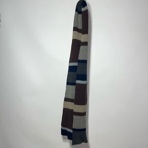 60% wool scarf